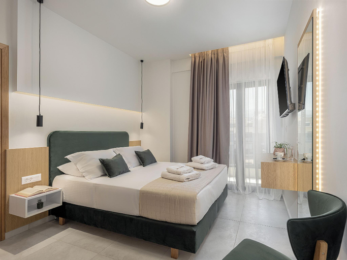 Bedroom 2, Miss Marrone City Hotel, Crete