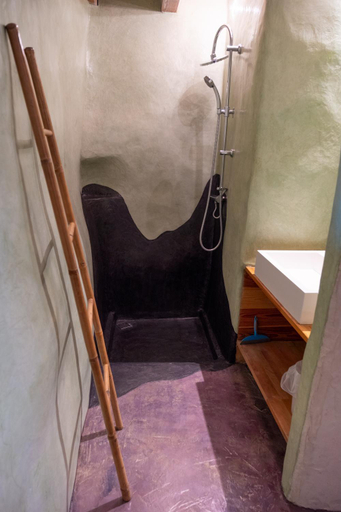 Bathroom 3, Moulin de la Diversiere, gites avec piscine en pleine nature, Sarthe