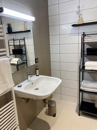 Bathroom 3, Hotel Au Chateau, Meurthe-et-Moselle