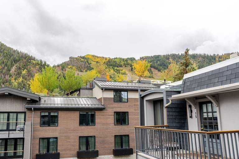 Exterior 3, Aspen Downtown 2BR Ski Condo w/ Fireplace - CD 17, Pitkin