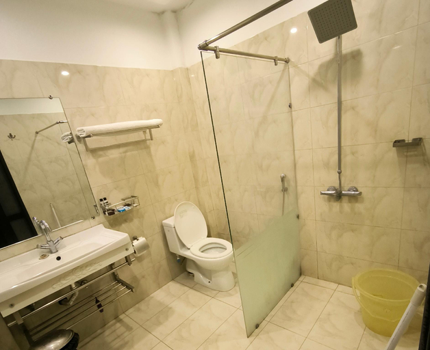 Bathroom 3, Cordillera Resort, Hazara