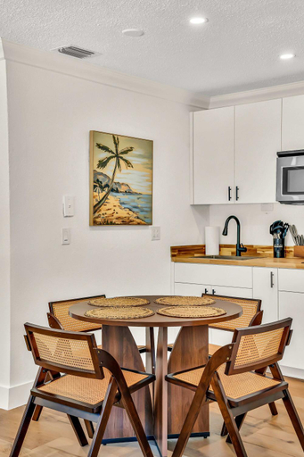 3, Beautiful 2 BR Apartment - Bright and Spacious, Broward