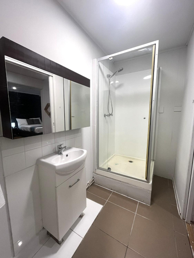 Bathroom 2, Aqua Blue Motel, Gold Coast