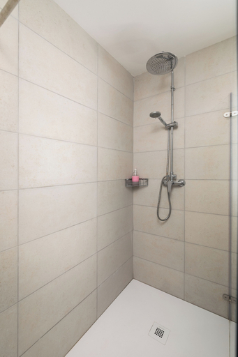 Bathroom 2, Large Home with Private Garden