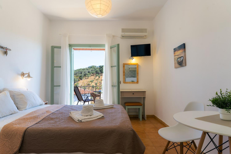 Bedroom 2, Skiathos Country Studios, Thessaly