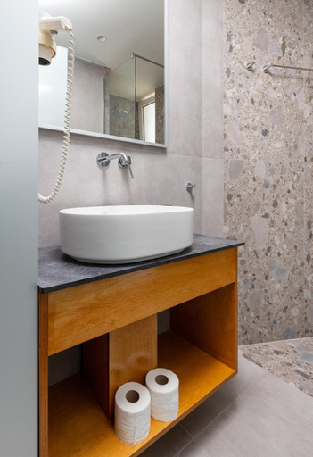 Bathroom 5, Kostakis Beach, Crete