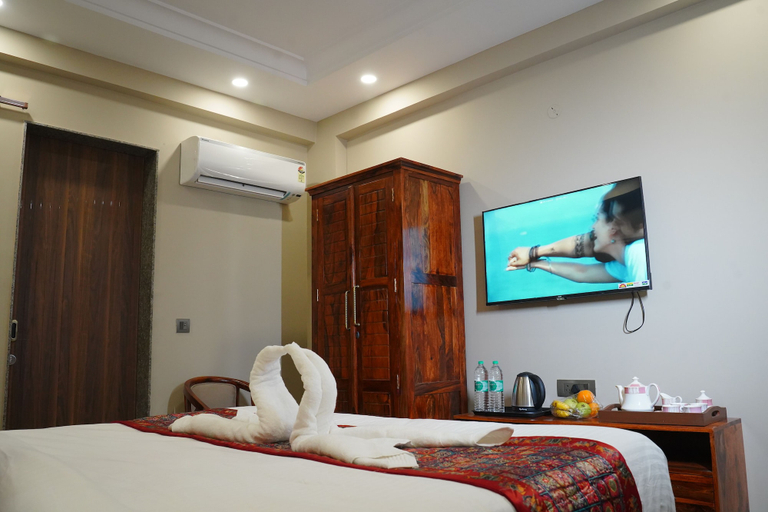 Room 2, Hotel aashirwad bliss inn & Pool, Jaipur