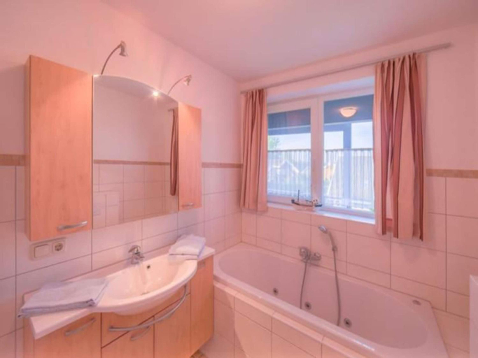 Bathroom 4, Appartement im Ferienpark in Rechlin, Mecklenburgische Seenplatte