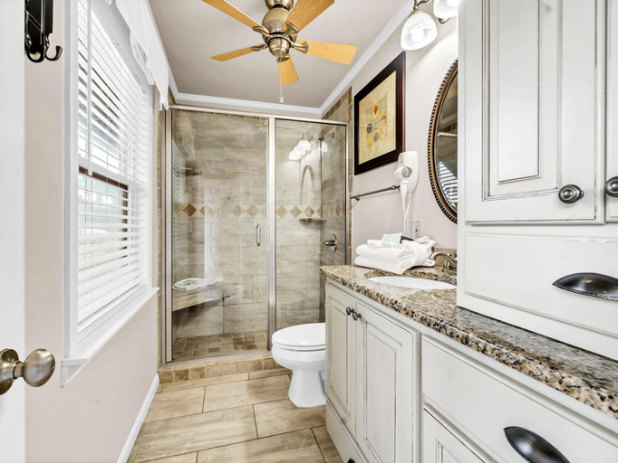 Bathroom, Inlet Sands 105, Walton