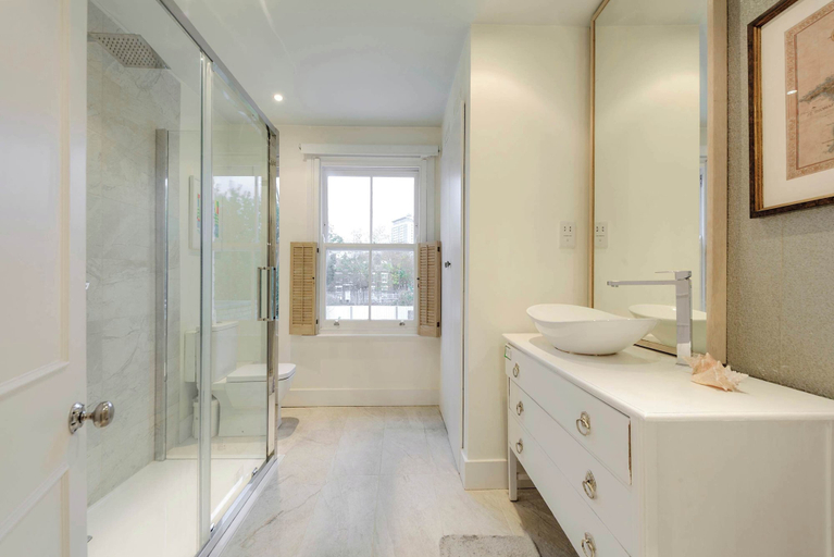 Interior 3, 3 bed Home in Battersea With Garden, London