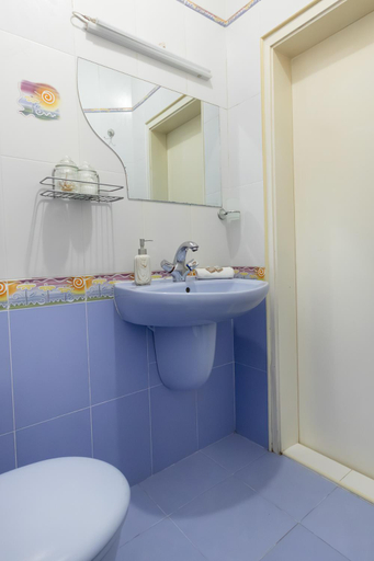 Bathroom 2, EpiCenter by RV Apartments, Varna