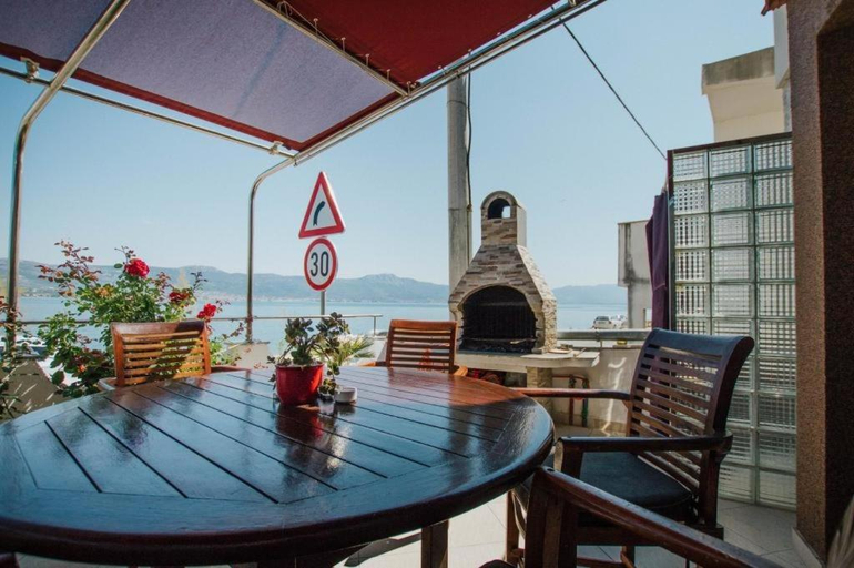 Others 5, Apartment in Arbanija with Terrace, Trogir