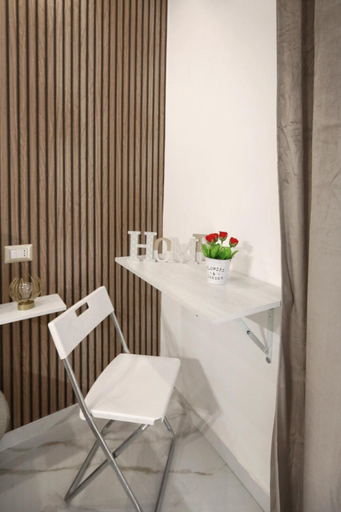 Others 4, You And Me Room - 5 min dall'Aeroporto & Wi-Fi, Napoli