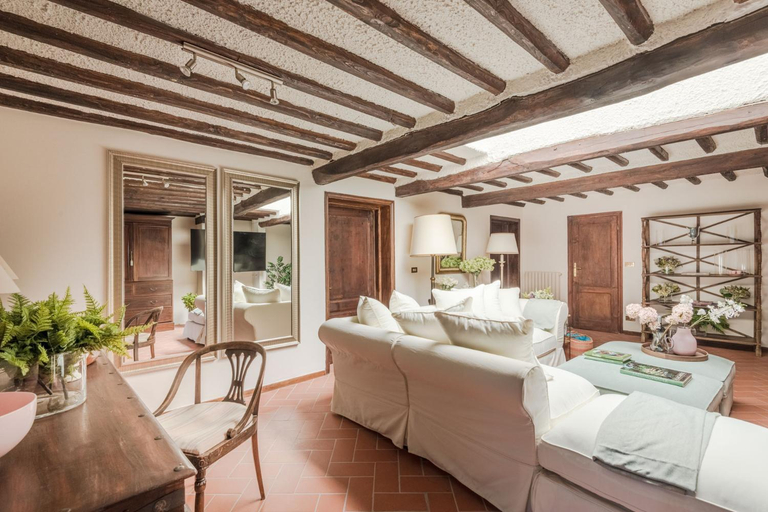 Others 1, Villa Lontana in Lucca, Lucca