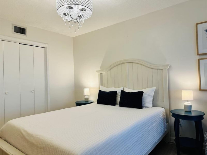 Room 3, Serene Oceanfront Getaway in Amelia Island - Pet Friendly, Nassau