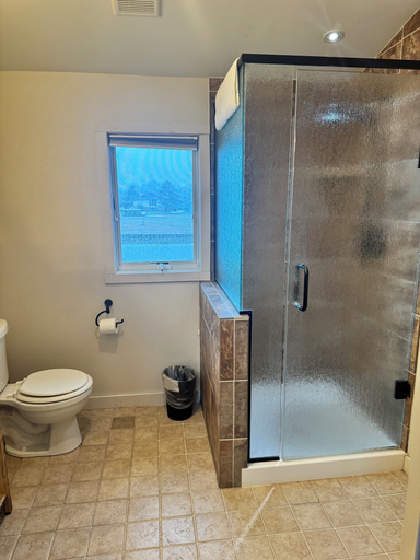 Bathroom 4, LakeFront Lodge, Garrett