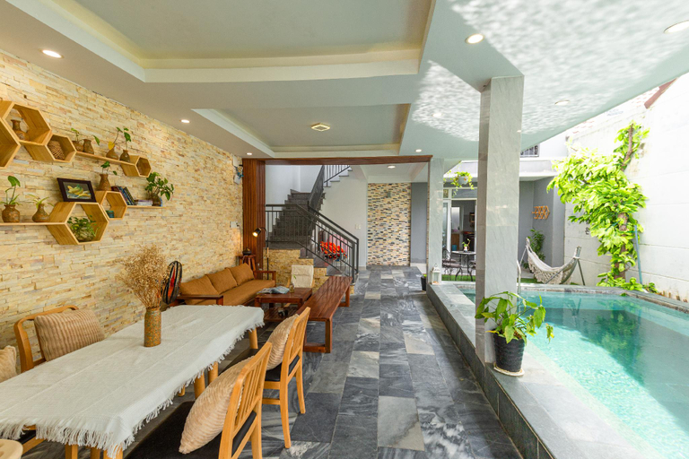 Food & Drinks, Hero House, Da Nang