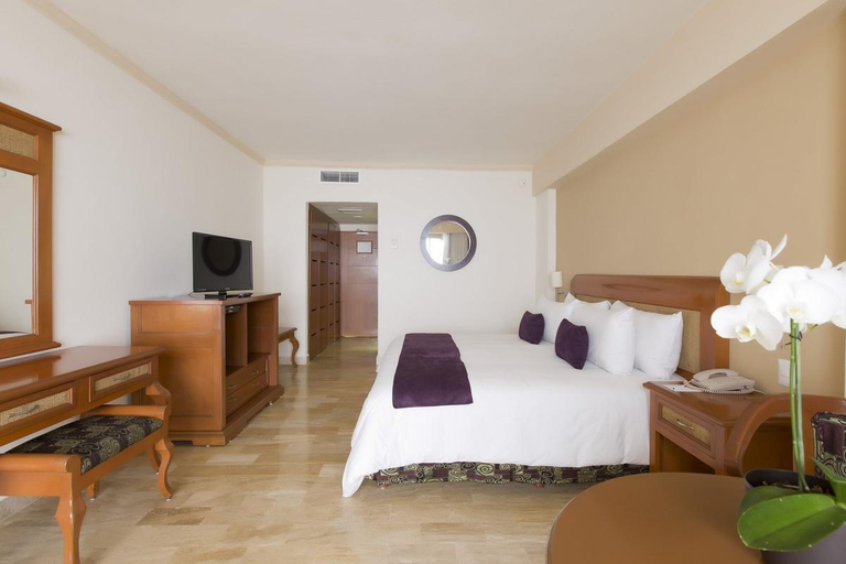 Bedroom 3, Golden Parnassus Resort & Spa - All Inclusive (Adults Only), Benito Juárez