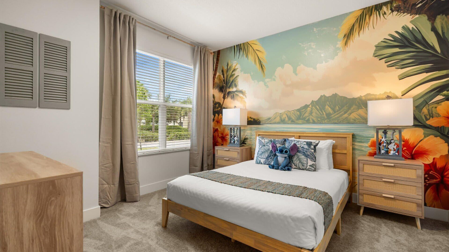 Interior 4, Contemporary 4BR Townhome With Pool & Themed Rooms, Lake
