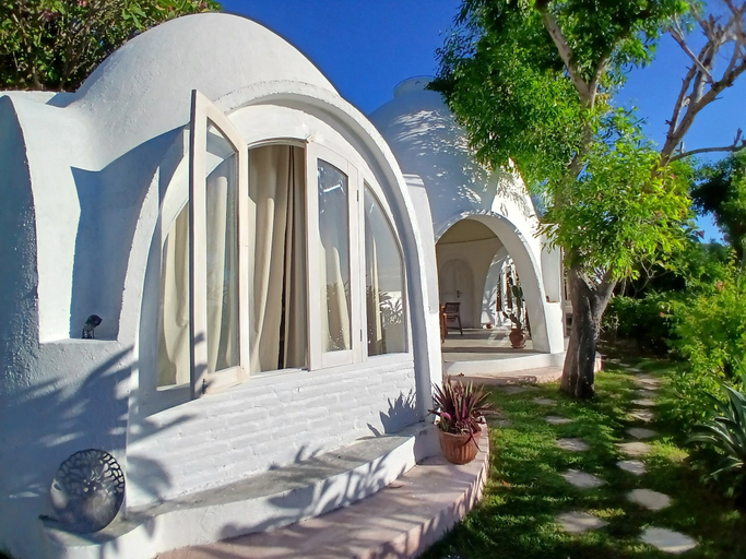 Exterior 2, Mentigibay Dome Villa Lombok, Lombok