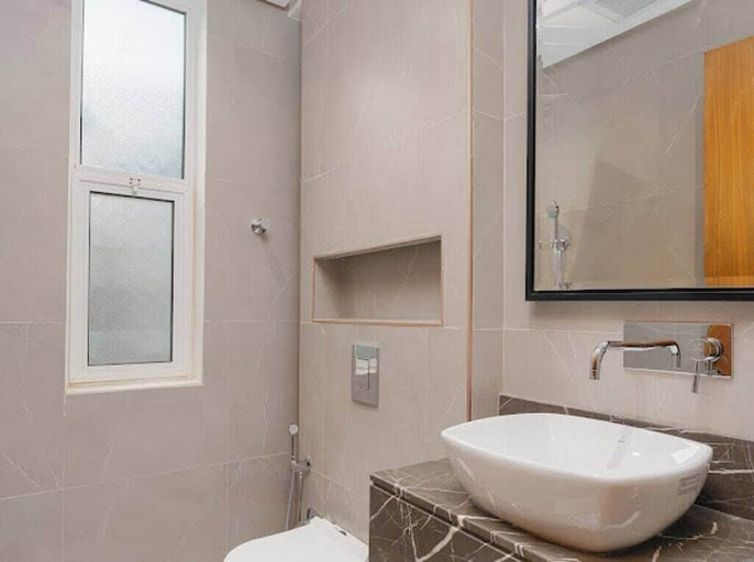 Bathroom 2, Luxurious 2-br Flat With Relaxation Space lll, Riyadh