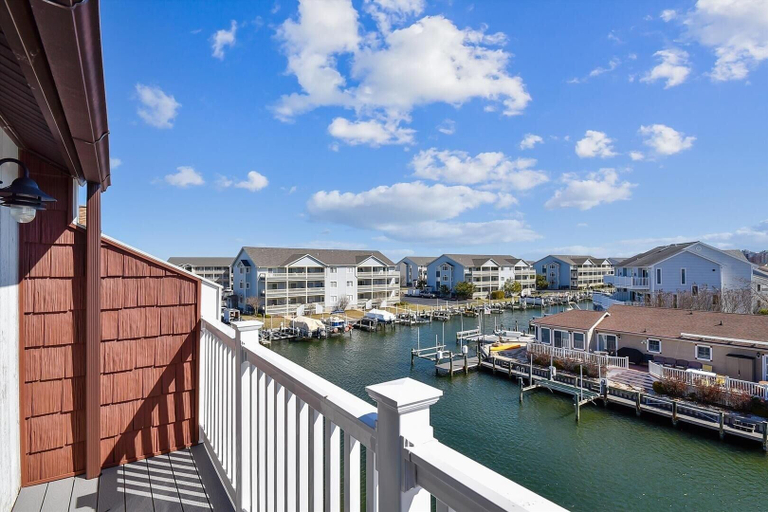 Property grounds 5, Harbour Bay 23, Worcester