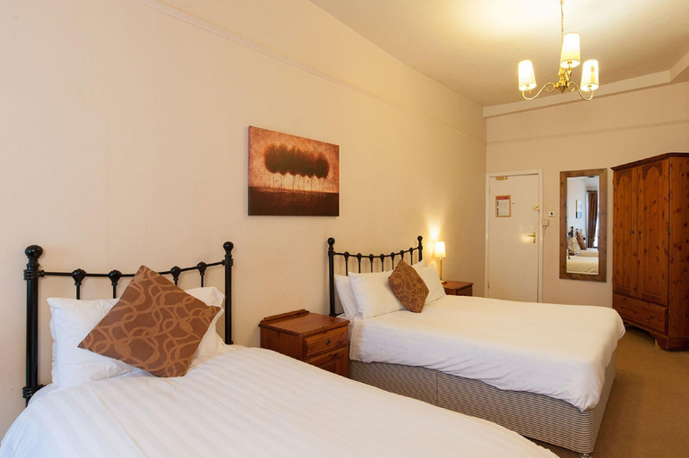 Bedroom 2, Bacon Arms, Newbury, West Berkshire