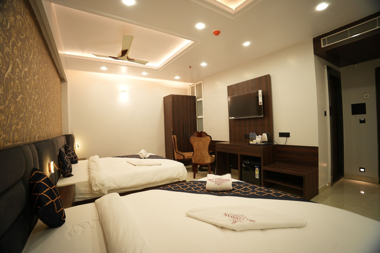 Room 4, Hotel Shri Vinayak, Varanasi