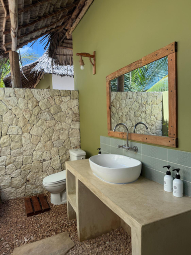 Bathroom 3, Zen Boutique Resort, Kusini