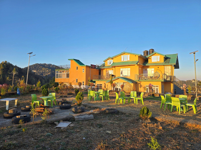 Front of property 4, The Cozy Corner Hilltop 360 View Retreat, Shimla