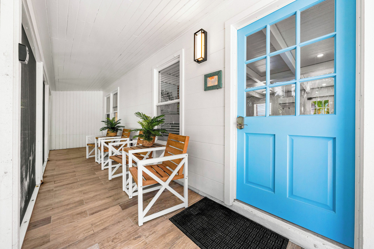 Exterior 2, A Charming Beach Cottage, Sarasota