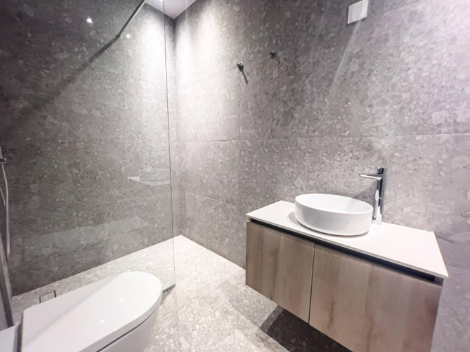 Bathroom 4, Azure Breeze Villa - Roof Garden & Sea Views
