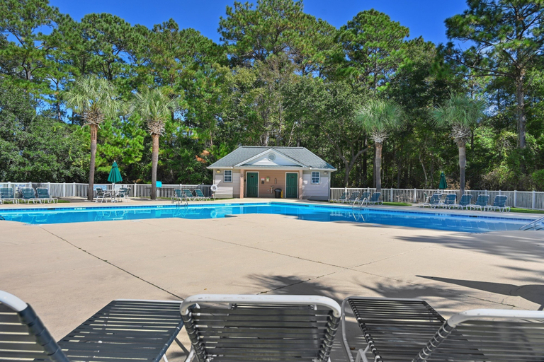 Pool 4, 21d Beaches & Birdies 3 Bedroom Home, Georgetown