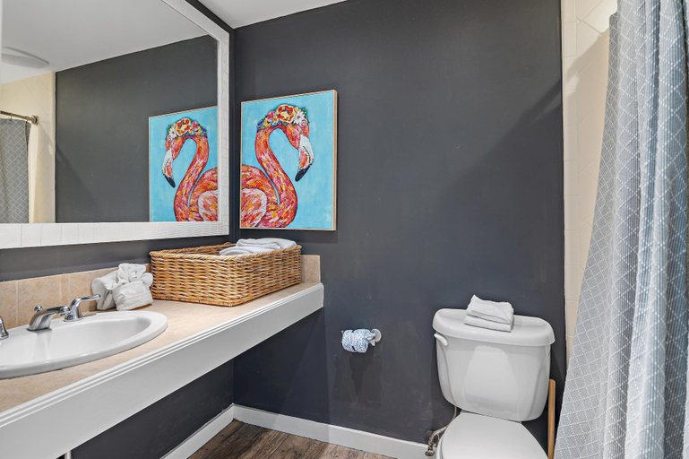 Bathroom 5, Luau II 6922/6924 - By the Sea, Walton