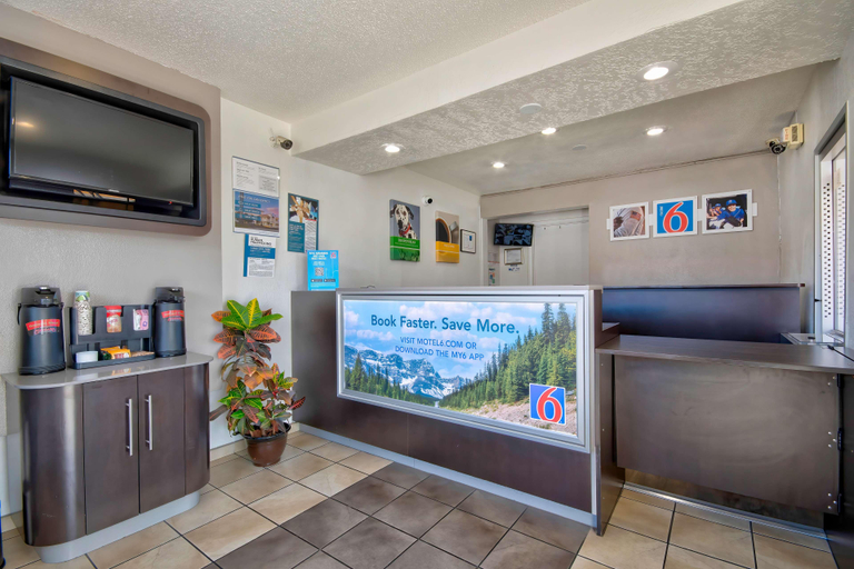 Public Area 2, Motel 6 Santa Fe, Santa Fe