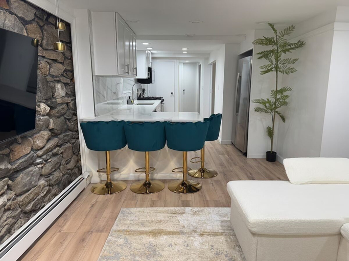 Interior 2, Luxe 1BR Oasis - Prime NY Stay, Westchester