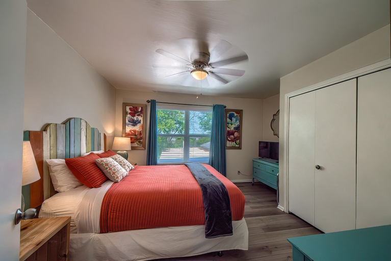 Room 3, Cl 1232 Texas Rose 4 Bedroom Home, Comal