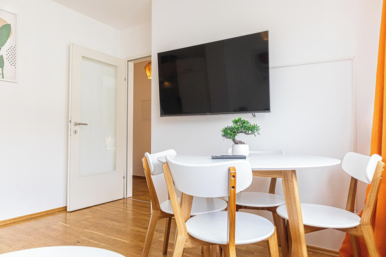 Room 2, Stylish Modern 1BR 1LR Apartment Vienna, Wien