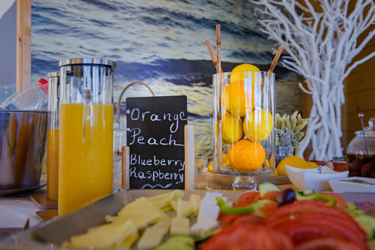 Food & Drinks 5, Petani Bay, Ionian Islands