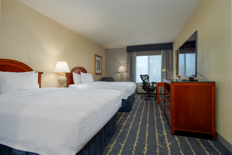Bedroom 3, Hilton Garden Inn Milwaukee Northwest Conference, Milwaukee