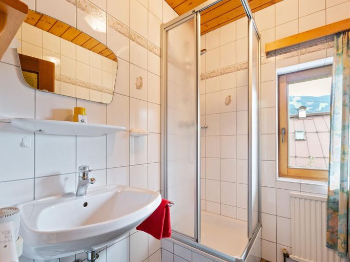 Bathroom 3, Apartment in Saalbach near Ski Lifts, Zell am See
