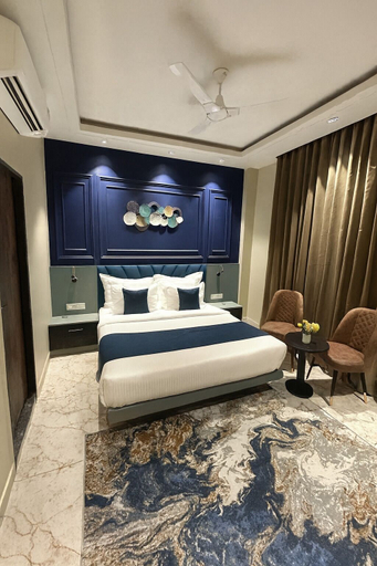 Room 4, Ocean Regency, Ujjain