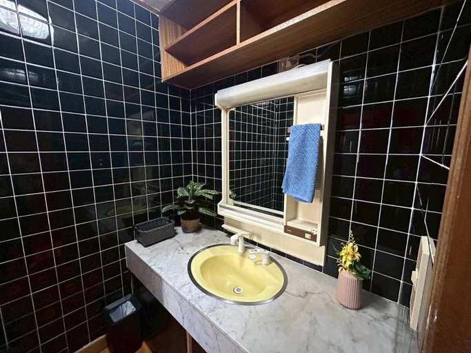 Bathroom 3, B11【Guest house Matuyama】Nearby the downtown Naha!, Naha
