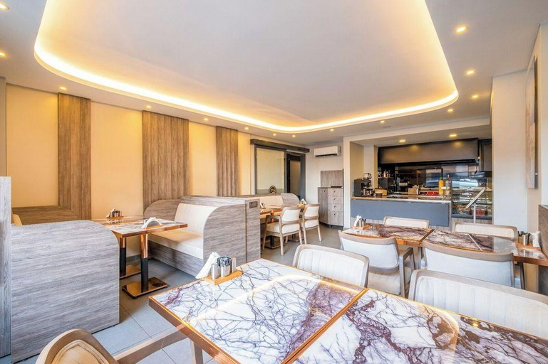 Others, 216 Bosphorus Suite, Üsküdar