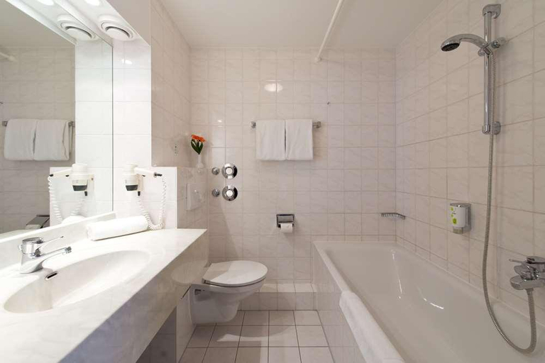 Bathroom 5, ACHAT Hotel Schwarzheide Lausitz, Oberspreewald-Lausitz