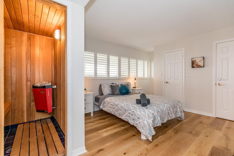Bedroom 2, Stunning Townhouse - 3 BDRM Blue Mountain Village Sauna!, Grey