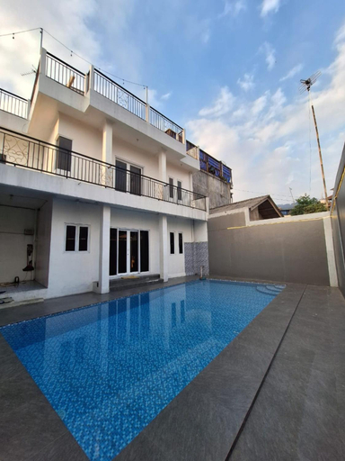 Others 4, Villa Putih, Bogor