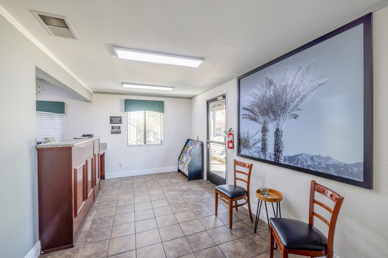 Others 4, Townhouse Barstow Route 66, San Bernardino