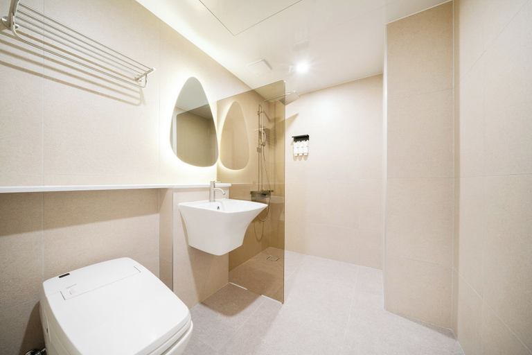 Bathroom, Hotel Urbanstay, Jeonju
