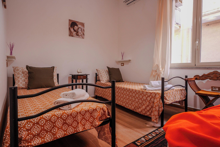 Bedroom 5, CasaBlanc, Messina